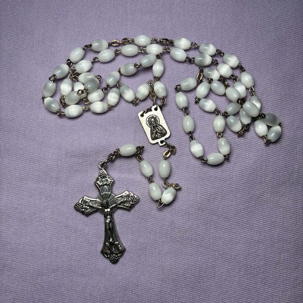 Vintage White Beads Catholic Rosary w Silver Tone Cross Marked Italy in Case - Picture 1 of 7